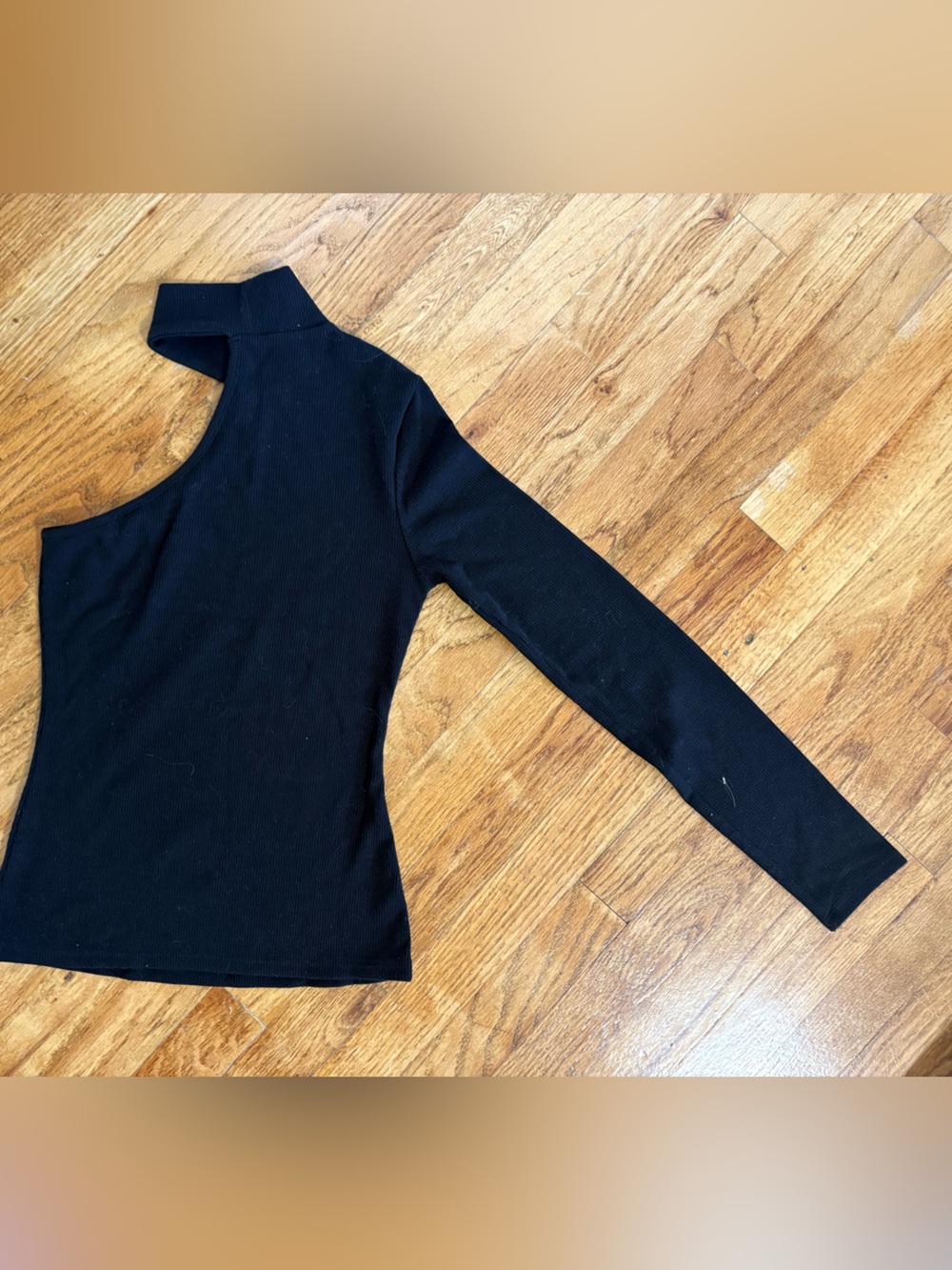 Lulu's Black Ribbed One-Shoulder Top - Picture 2 of 3